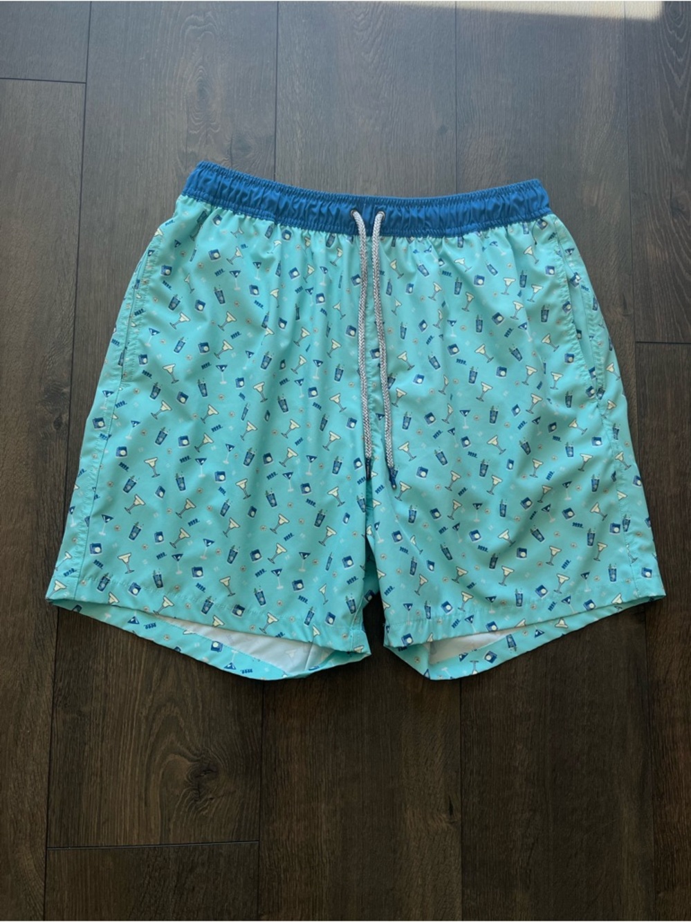 NWOT RAINFOREST Cocktail Swim Trunks